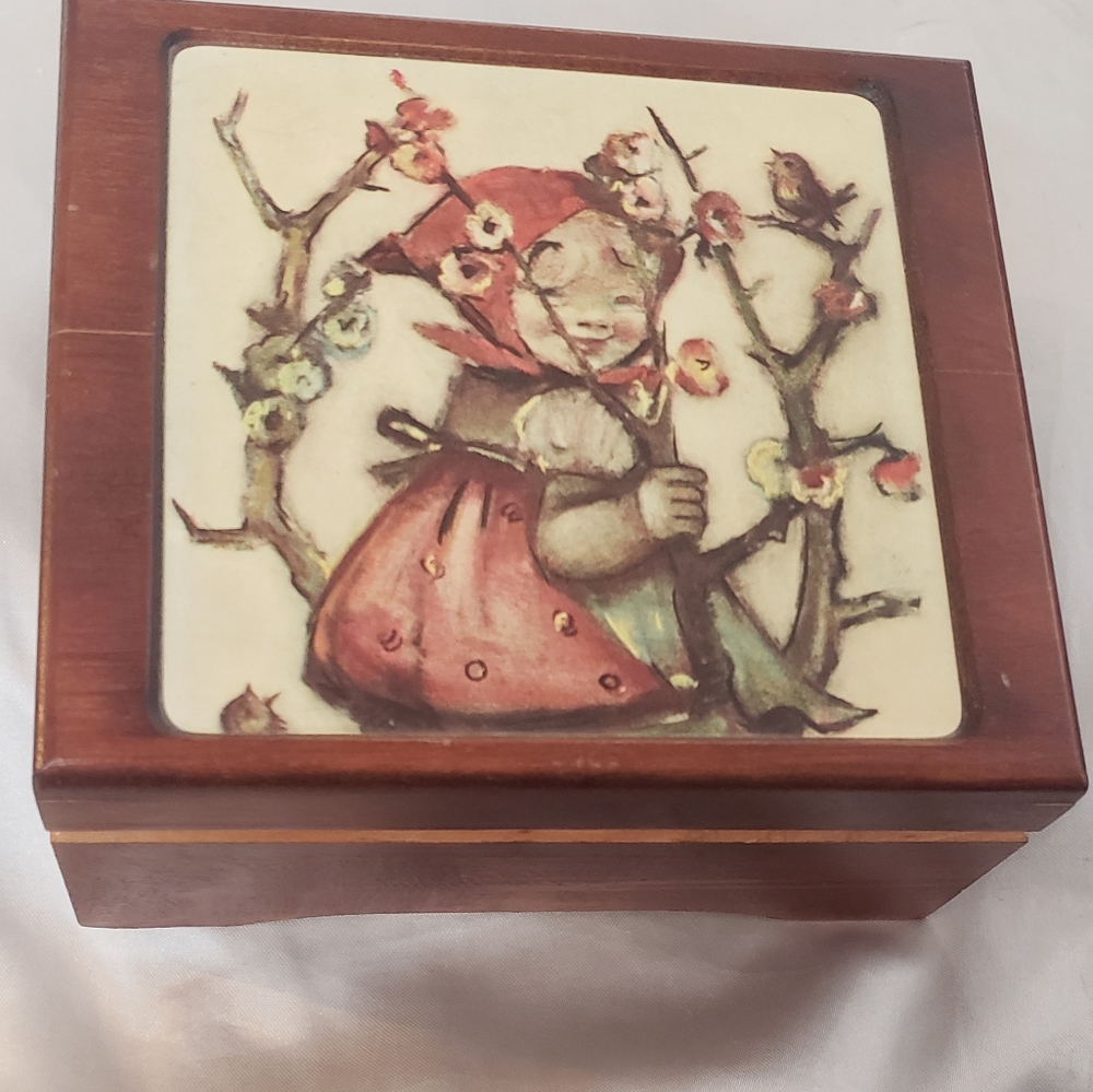 Deichert Original Jewelry Music Box.Song-Moon River